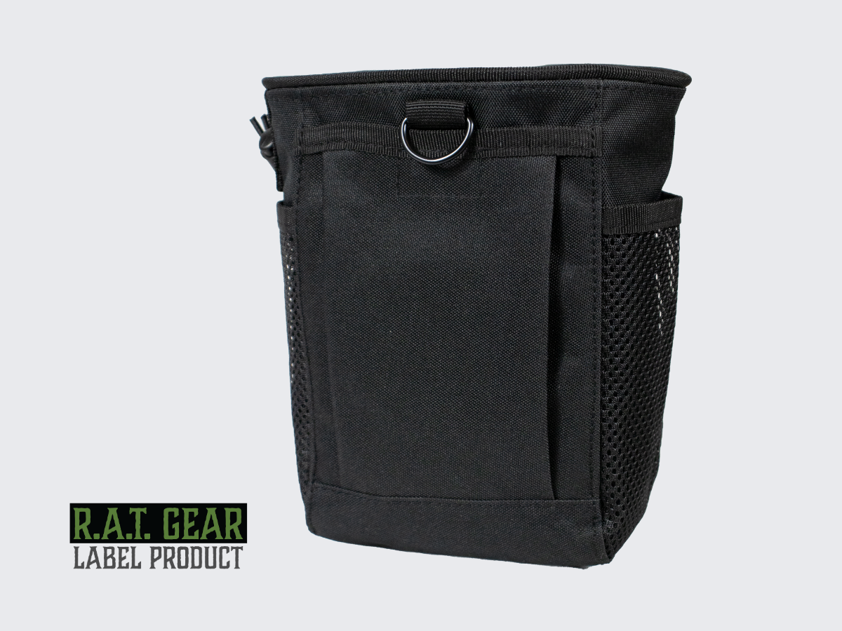 Musta dumppitasku kaikelle ylimääräiselle tavaralle ampuessa tai retkeillessä. Black dump pouch for all extra stuff when shooting, camping or hiking.