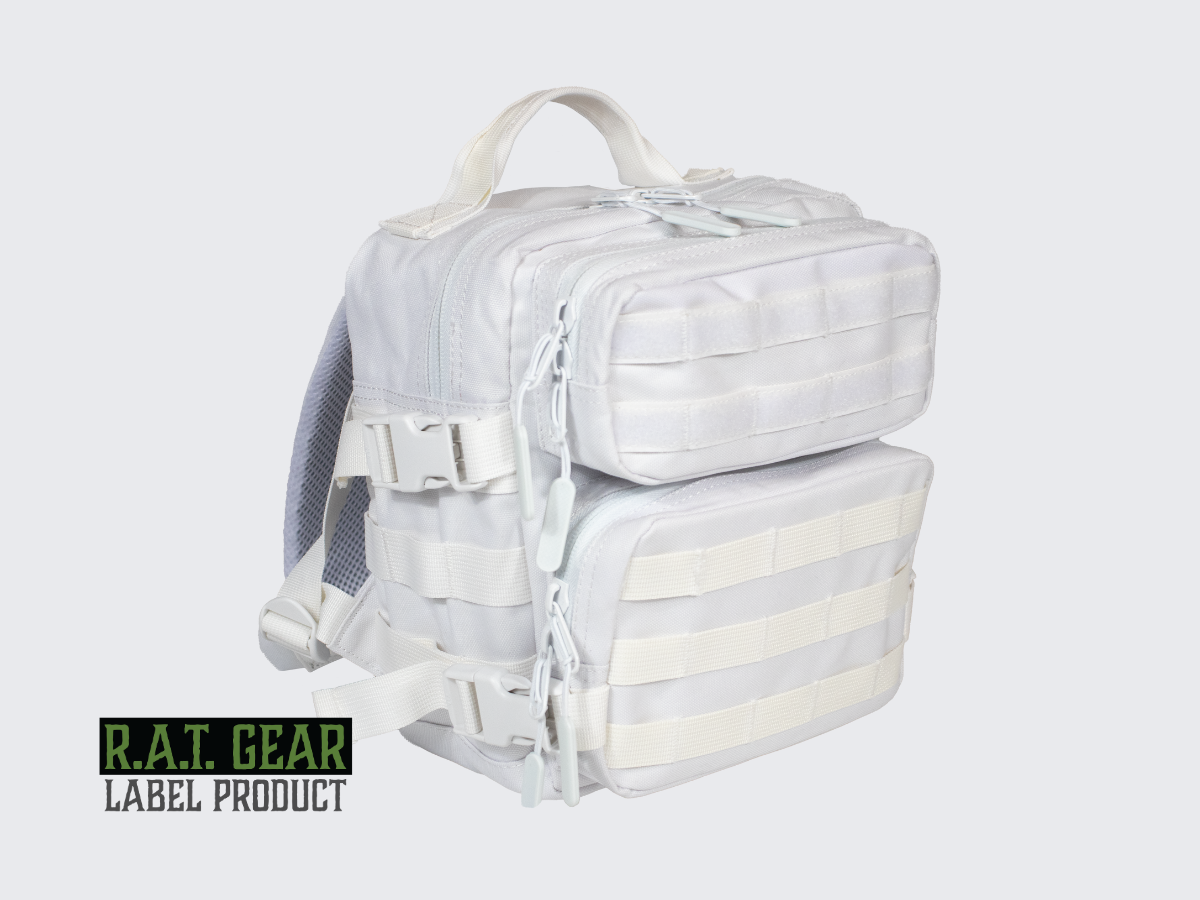 Valkoinen MOlle yhteensopiva taktinen Prinsessa reppu. Vit MOLLE-kompatibel taktisk Prinsessa ryggsäck. White MOLLE-compatible tactical Princess backpack.