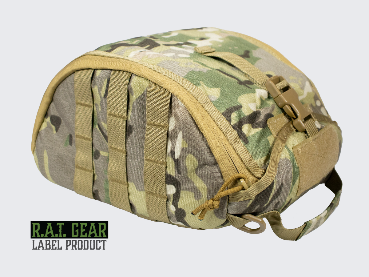 Tilava ja kestävä Camo kuvioinen pehmustettu taktinen kypärälaukku MOLLE-kiinnityksellä PALS nauhoitukseen. Spacious and durable Camo pattern padded tactical helmet bag with MOLLE attachment for PALS lacing.