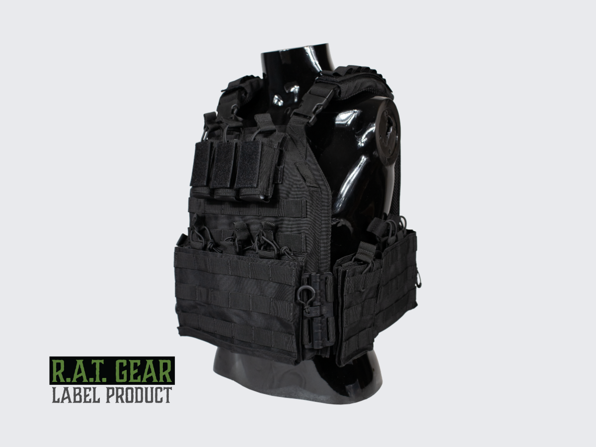 Monipuoliset ja kestävät MOLLE ja PALS yhteensopivat mustat Plate Carrier VT-1 taisteluliivit. Versatile and durable MOLLE and PALS compatible black Plate Carrier VT-3 combat vest.