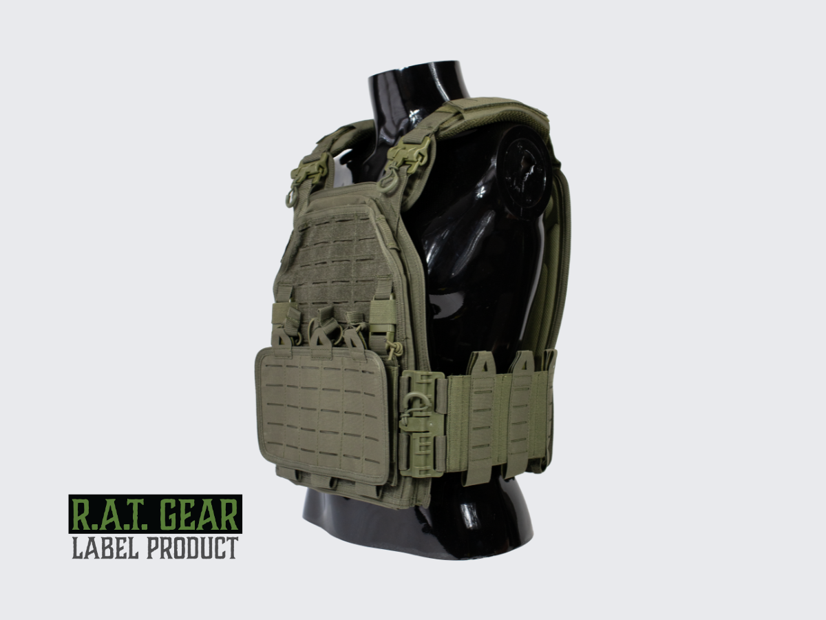 Monipuoliset ja kestävät MOLLE ja PALS yhteensopivat vihreät Plate Carrier VT-A taisteluliivit. Versatile and durable MOLLE and PALS compatible green Plate Carrier VT-A combat vest.