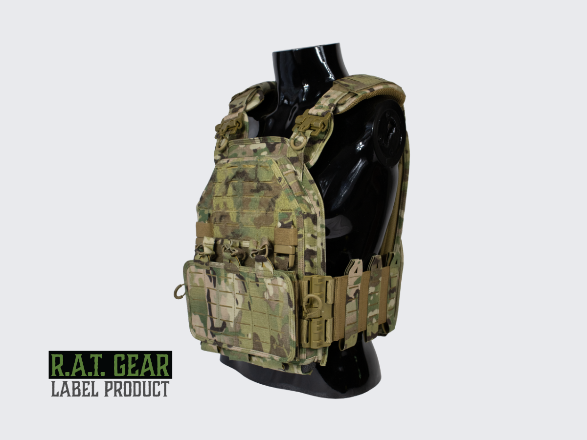 Monipuoliset ja kestävät MOLLE ja PALS yhteensopivat CORDURA® Multicam Plate Carrier VT-B taisteluliivit. Versatile and durable MOLLE and PALS compatible CORDURA® Multicam Plate Carrier VT-B combat vests.
