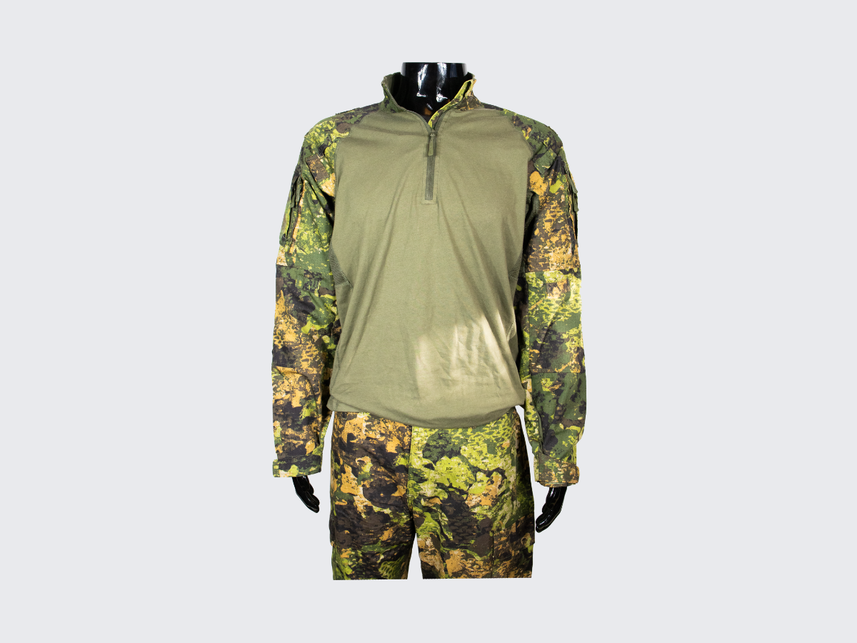 Taktinen Kenttäpaita modernilla Phantomleaf®in WASP I Z3A kuviolla, taskuilla ja Hook & Loop paneeleilla. Tactical Field Shirt with modern Phantomleaf® WASP I Z3A pattern, pockets and Hook & Loop panels.