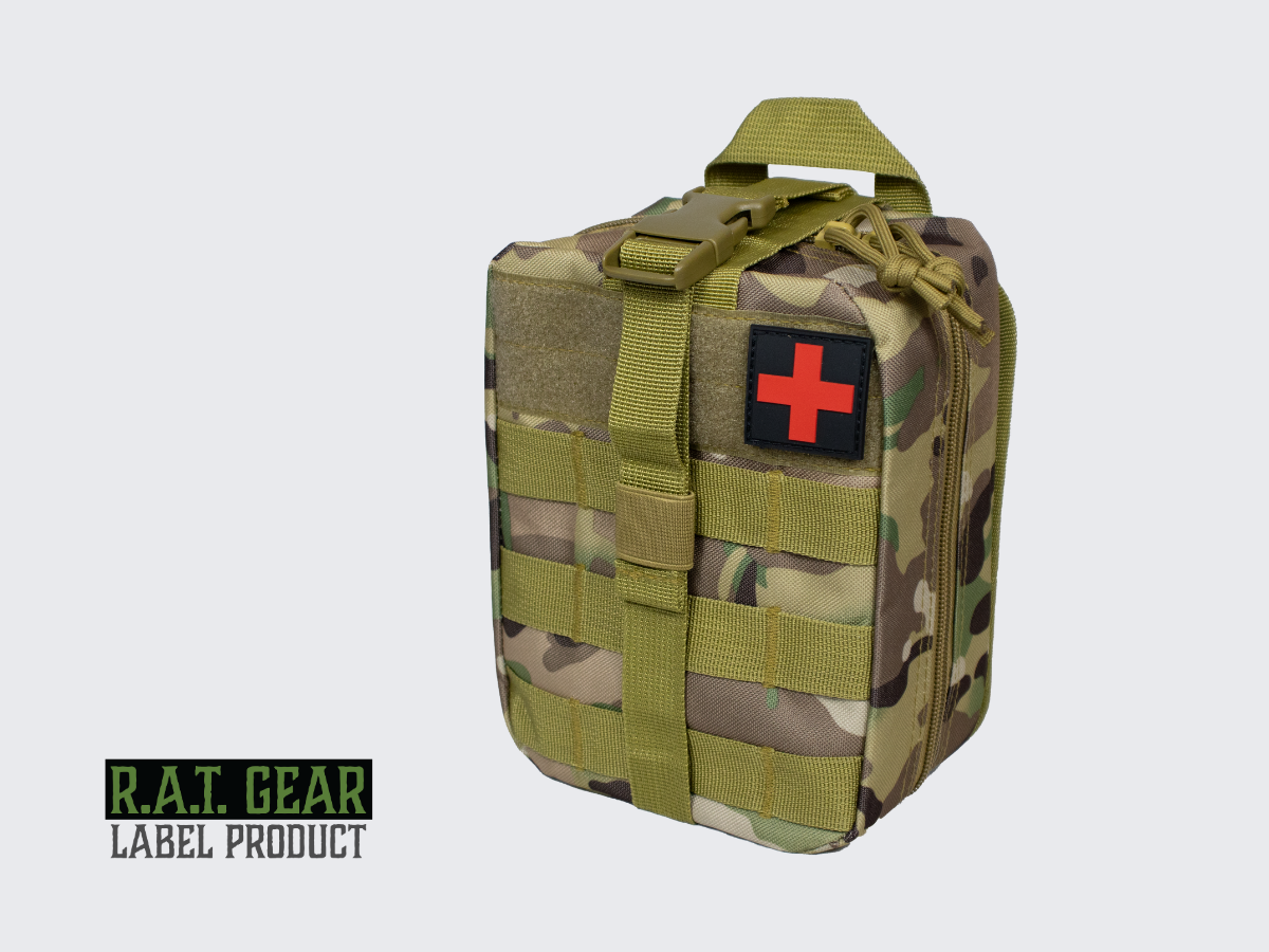 Camo kuvioinen taktinen MOLLE ensiapulaukku tärkeimmille ensiaputarvikkeille joita tulet ikinä tarvitsemaan. Camo pattern tactical MOLLE First Aid Bag for the most important first aid supplies you will ever need.