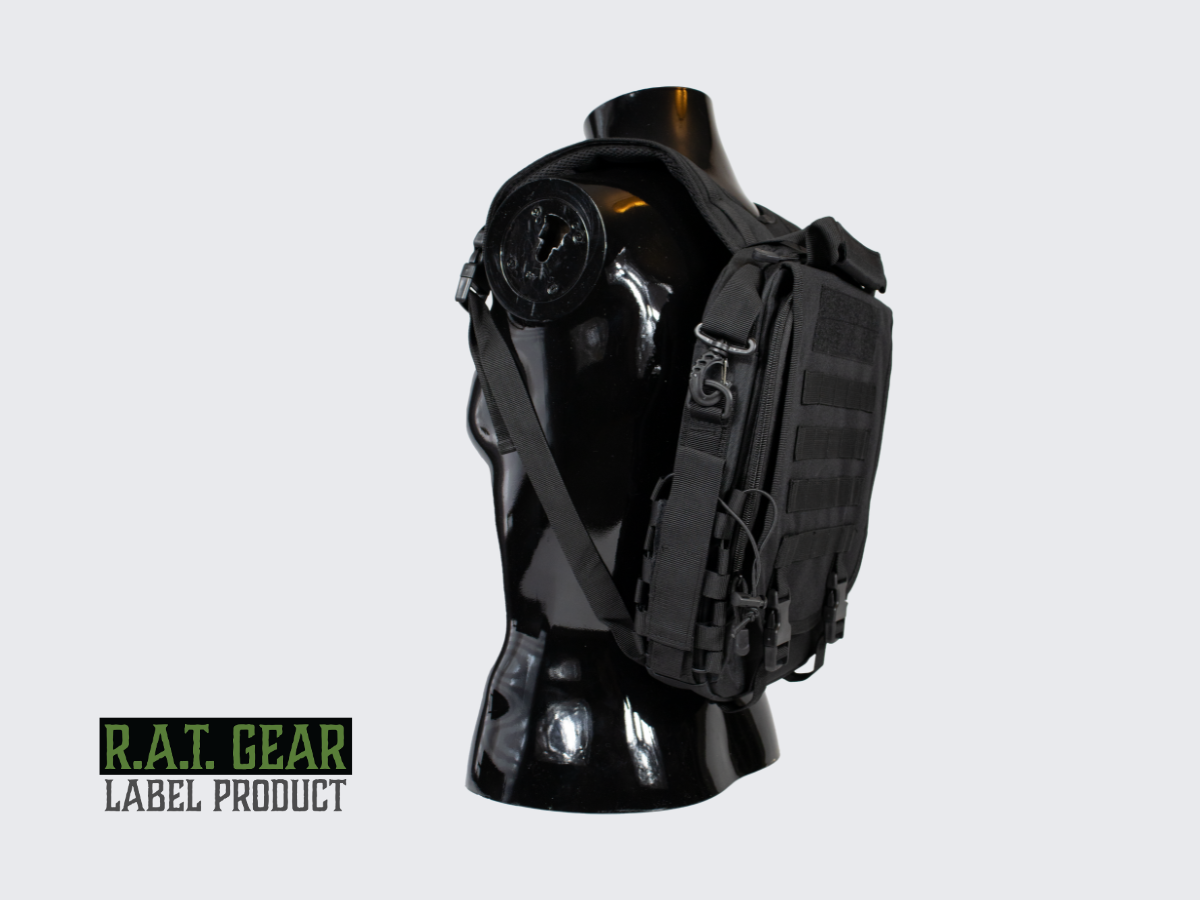 Monipuolinen taktinen pehmustettu musta läppärireppu / tietokonelaukku. Versatile tactical padded black laptop backpack / computer bag.