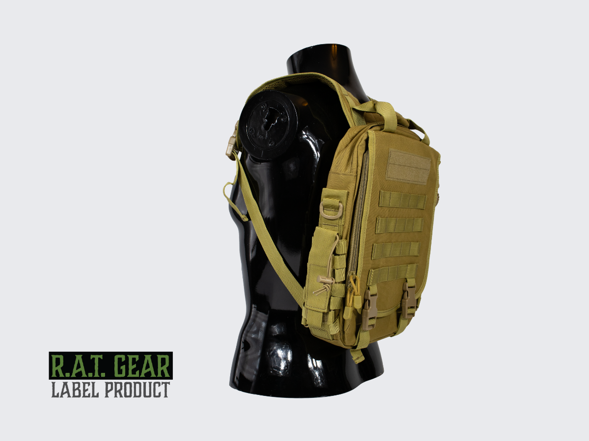 Monipuolinen taktinen pehmustettu Tan värinen läppärireppu / tietokonelaukku. Versatile tactical padded Tan colored laptop backpack / computer bag.