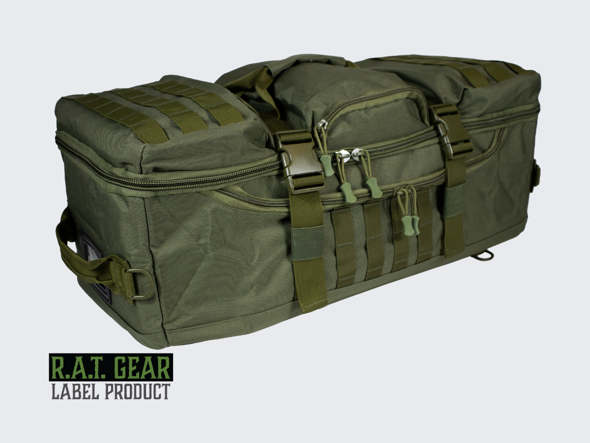 Vihreä monipuolinen ja muunneltava treenikassi / reppu. Grön, mångsidig och anpassningsbar träningsväska / ryggsäck. Green versatile and customizable training bag / backpack.