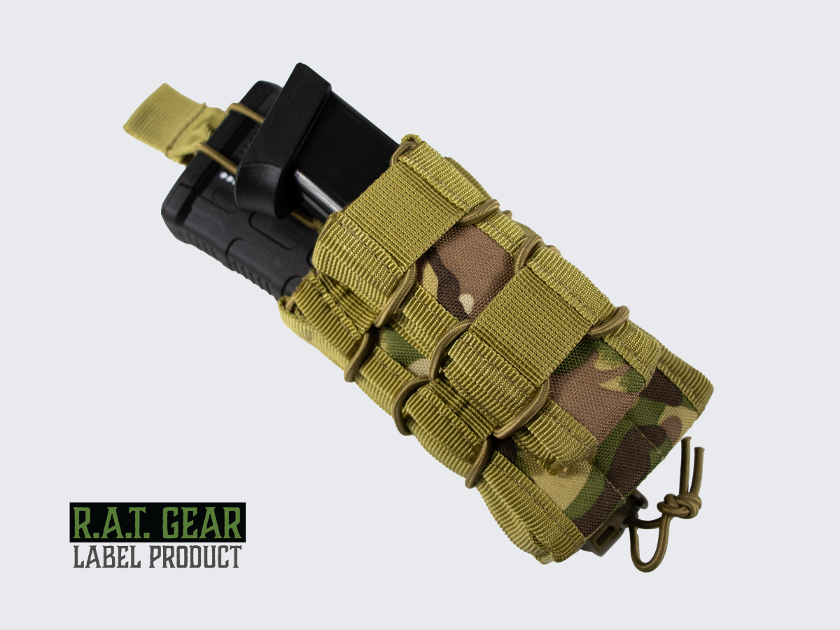 Nylonista valmistettu Camo Pattern lipastasku kiväärin ja pistoolin lippaalle kiristysnarulla. Camo Pattern nylon magazine pouch for rifle and pistol magazines with drawstring.