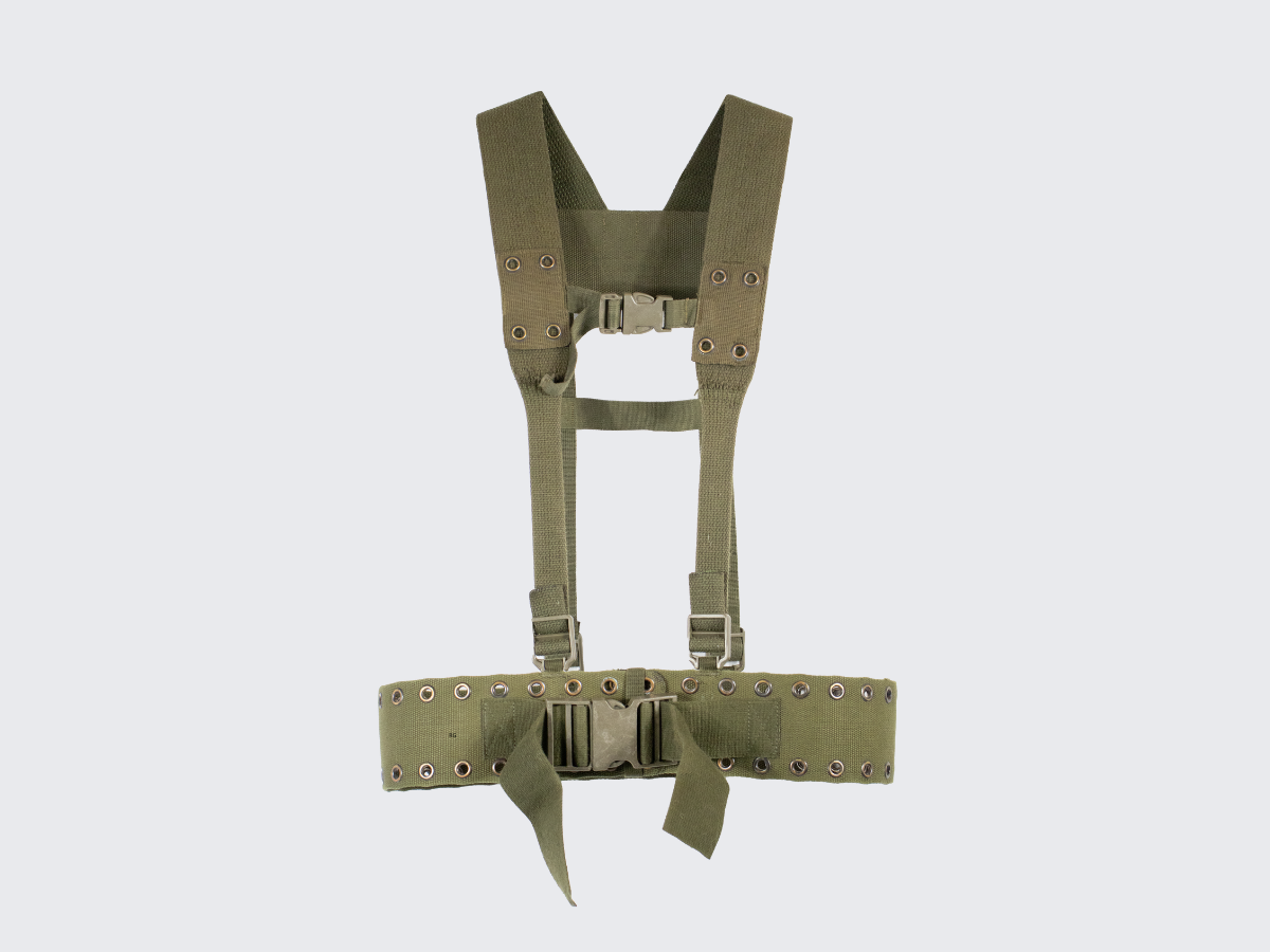 Käytetyt Saksan armeijan valjaat taistelu- / varustevyöllä. Used German Army Harness with Combat / Equipment Belt.