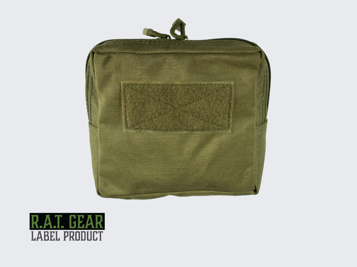 Army vihreä varustetasku RG-14. Kiinnitys helposti ja nopeasti PALS-nauhoitukseen kahdella MOLLE-hihnalla. Army green tactical pouch RG-14. Easy and quick attachment to PALS strapping with two MOLLE straps.