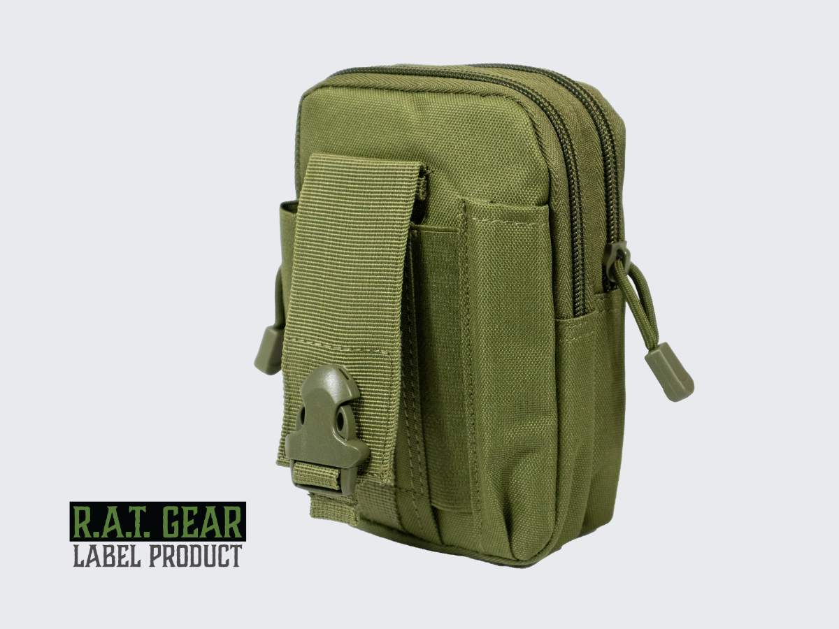 Vihreä MOLLE varustetasku soljella reppuun, varusteliiviin tai vyölle. Green MOLLE gear pouch with buckle for backpack, gear vest or belt.
