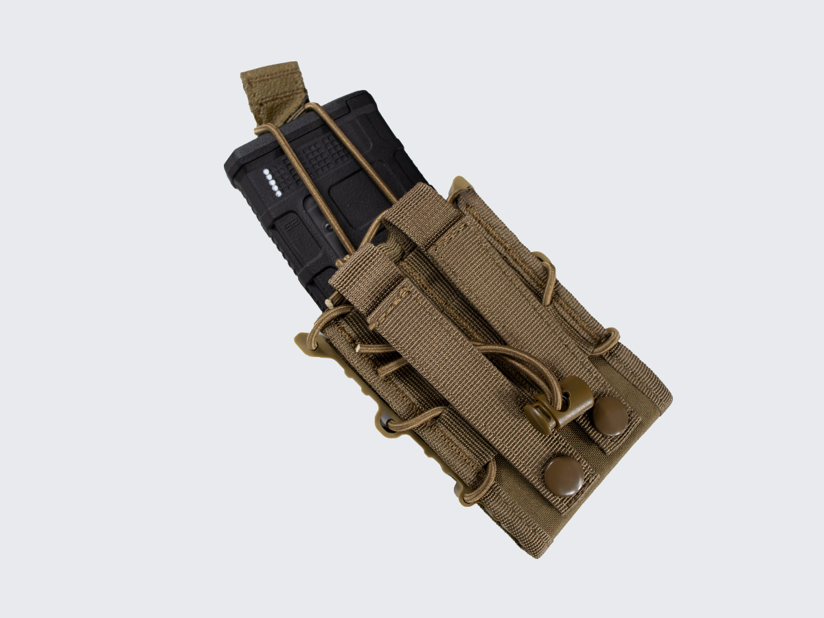 Tan värinen lipastasku AR-15 / M4 / 5.56 / 7.62 tai lipashaulikon lippaille. Tan colored magazine pouch suitable for AR-15 / M4 / 5.56 / 7.62 rifle magazines or shotgun magazines.