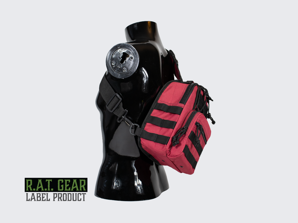 Punainen pienikokoinen 6 litran olkareppu jokapäiväiseen käyttöön. Red compact 6 liter sling bag for everyday use.