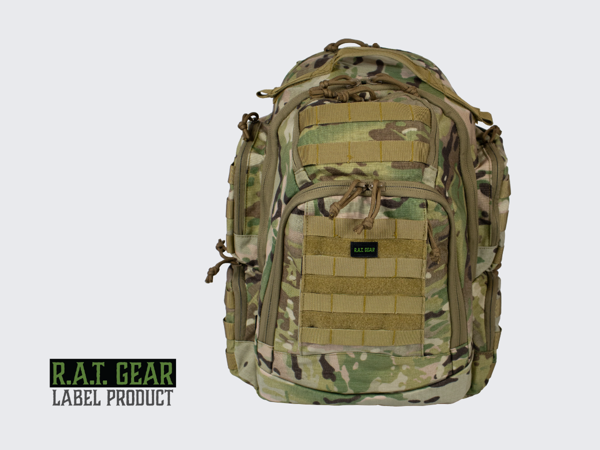 Monipuolinen, erittäin laadukas ja kestävä CORDURA® Multicam kankaasta valmistettu päiväreppu / läppärireppu jokapäiväiseen käyttöön, ratalaukuksi tai vaikka opiskeluun. A versatile, high-quality and durable daypack / laptop backpack made of CORDURA® Multicam fabric for everyday use, as a track bag or even for studying.