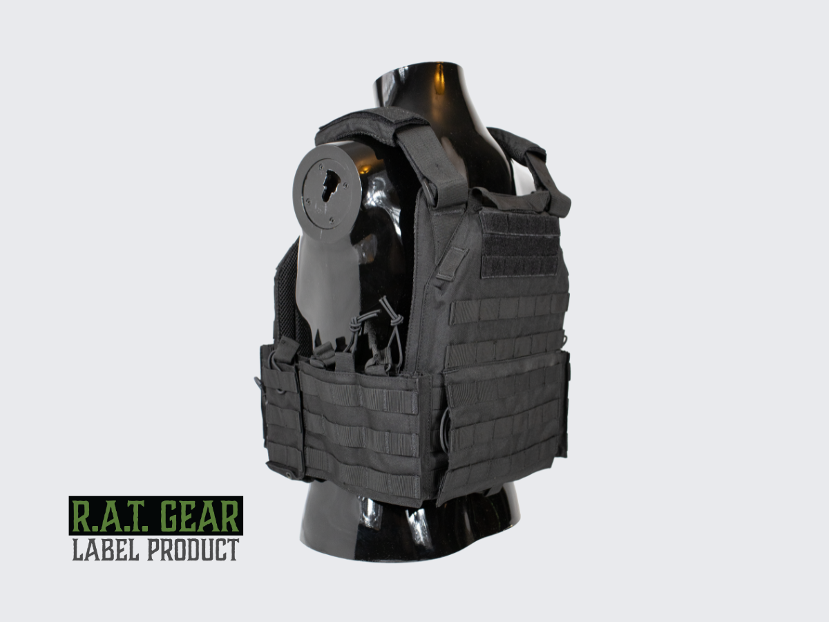 Monipuoliset ja kestävät MOLLE ja PALS yhteensopivat Plate Carrier VT-3 mustat taisteluliivit. Versatile and durable MOLLE and PALS compatible Plate Carrier VT-3 black combat vest.