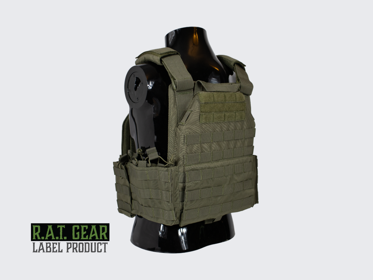 Monipuoliset ja kestävät MOLLE ja PALS yhteensopivat Plate Carrier VT-3 vihreät taisteluliivit. Versatile and durable MOLLE and PALS compatible Plate Carrier VT-3 green combat vest.