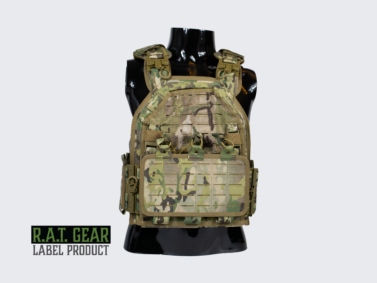 Monipuoliset ja kestävät MOLLE ja PALS yhteensopivat Camo kuvioiset Plate Carrier VT-A taisteluliivit. Versatile and durable MOLLE and PALS compatible Camo pettern Plate Carrier VT-A combat vest.