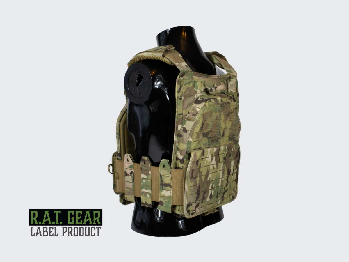 Monipuoliset ja kestävät MOLLE ja PALS yhteensopivat CORDURA® Multicam Plate Carrier VT-B taisteluliivit. Versatile and durable MOLLE and PALS compatible CORDURA® Multicam Plate Carrier VT-B combat vests.