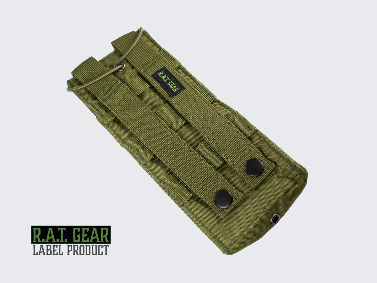 Vihreä radiopuhelin- / pullotasku MOLLE kiinnityksellä kantolaitteen PALS nauhoitukseen. Green radio phone / bottle pouch to PALS lacing with MOLLE compatible attachement.