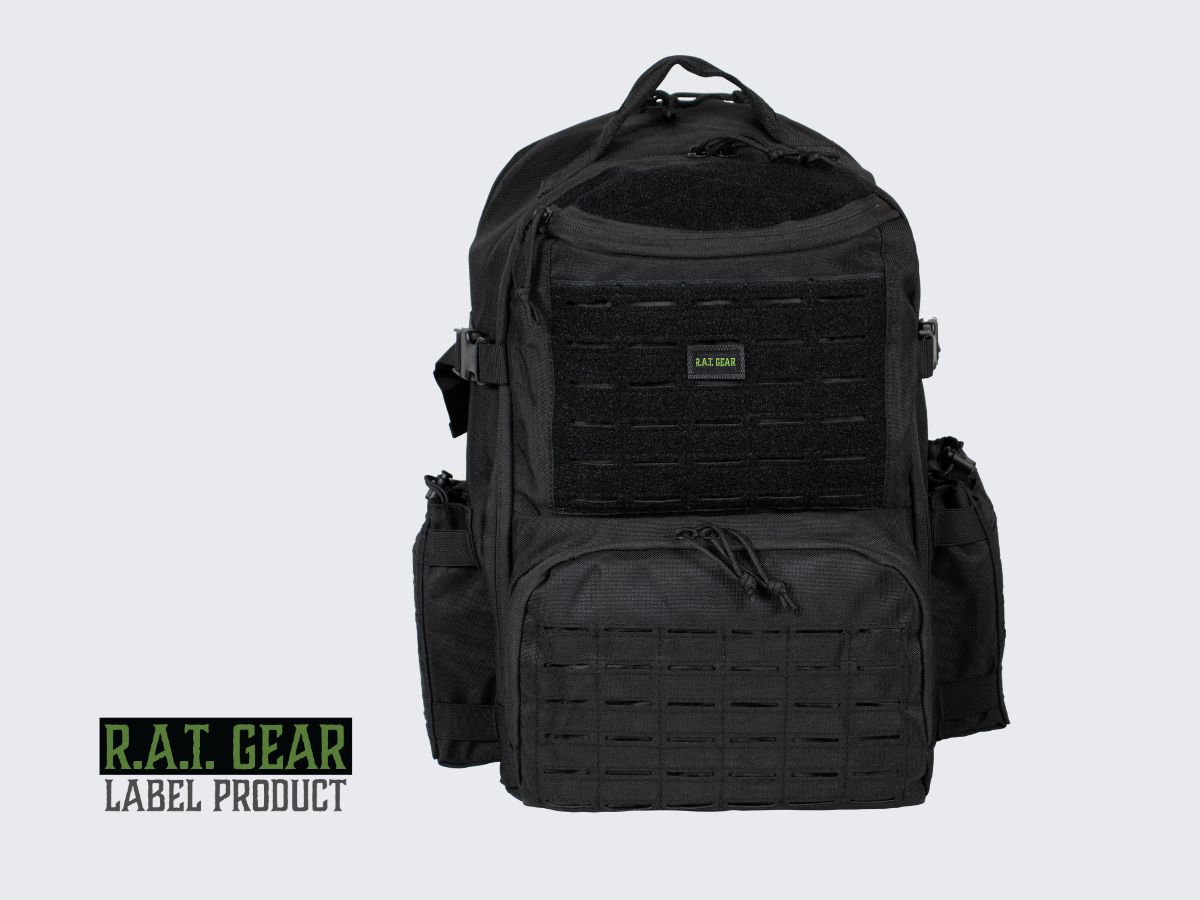 Monipuolinen, erittäin laadukas ja kestävä musta Ranger 40 päiväreppu / läppärireppu jokapäiväiseen käyttöön. Versatile, very high-quality and durable black Ranger 40 daypack / laptop backpack for everyday use.