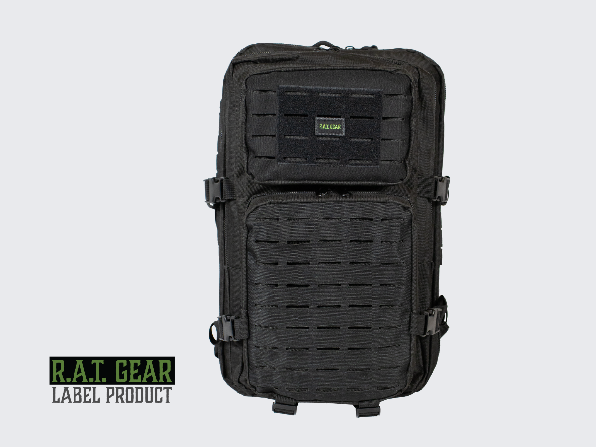 Monipuolinen ja kestävä musta FMJ LaserCut 40L rynnäkköreppu jokapäiväiseen käyttöön. Versatile and durable black FMJ LaserCut 40L assault backpack for everyday use.