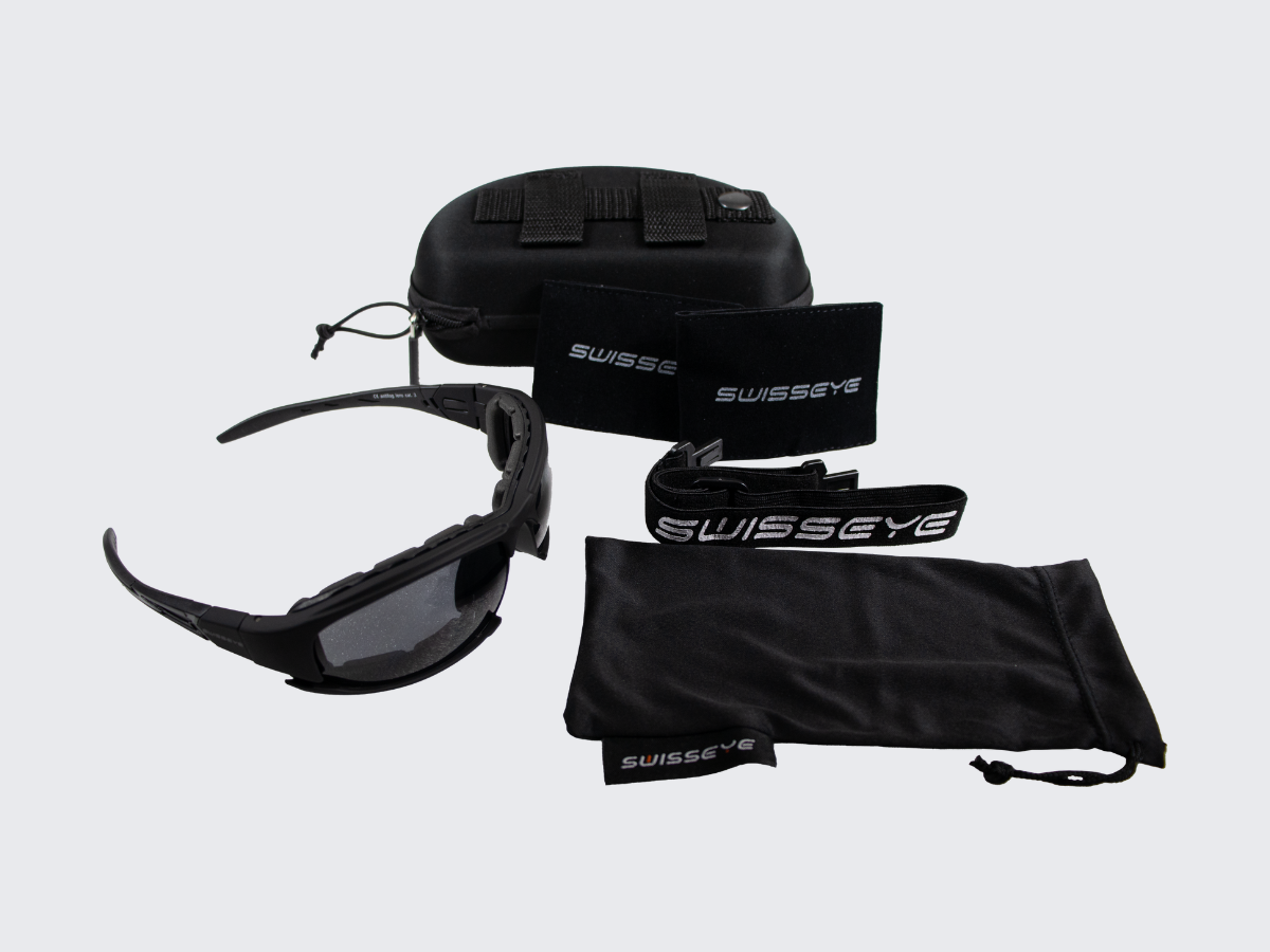 Tyylikkäät ja kestävät mustat Swisseye® Guardian suojalasit kolmella eri linssivaihtoehdolla harrastuksiin. Stylish and durable Swisseye® Guardian goggles with three different lens options for hobbies.