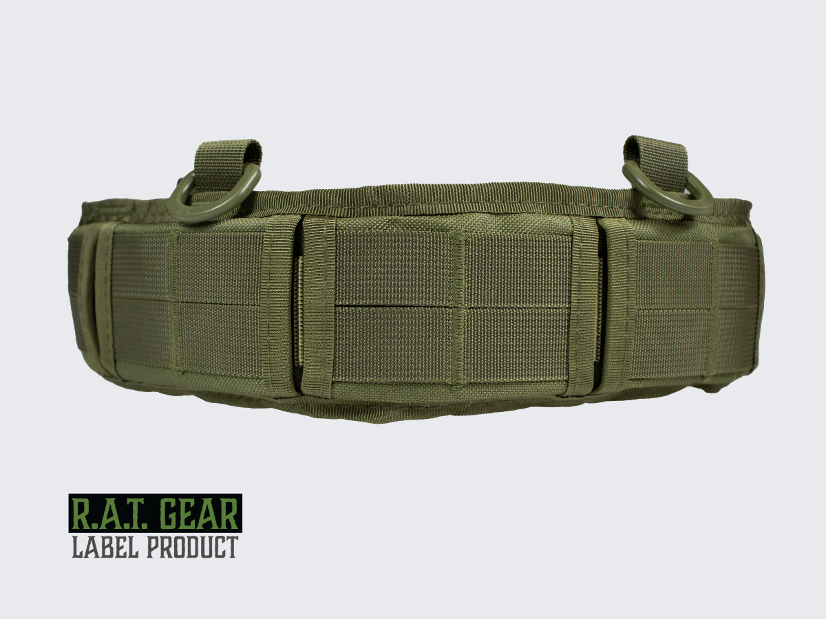 Laadukas vihreä kevytrakenteinen taisteluvyö kaksinkertaisella PALS-nauhoituksella MOLLE yhteensopivien varustetaskujen liittämiseen. High-quality green lightweight combat belt with double PALS lacing for connecting MOLLE compatible equipment pockets.