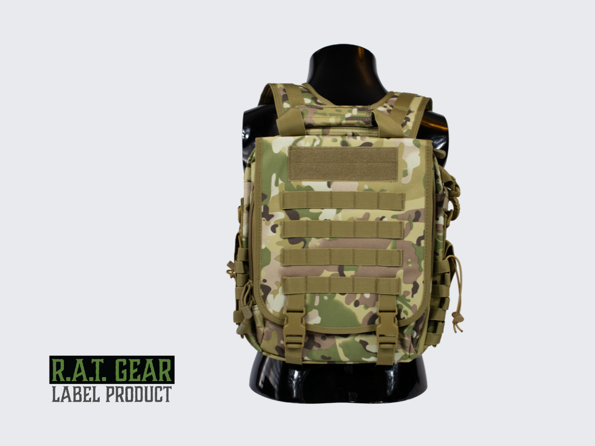 Monipuolinen taktinen pehmustettu Camo kuvioinen läppärireppu / tietokonelaukku. Versatile tactical padded Camo pattern laptop backpack / computer bag.