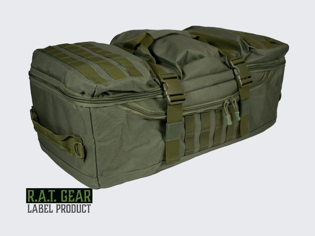 Vihreä monipuolinen ja muunneltava treenikassi / reppu. Grön, mångsidig och anpassningsbar träningsväska / ryggsäck. Green versatile and customizable training bag / backpack.