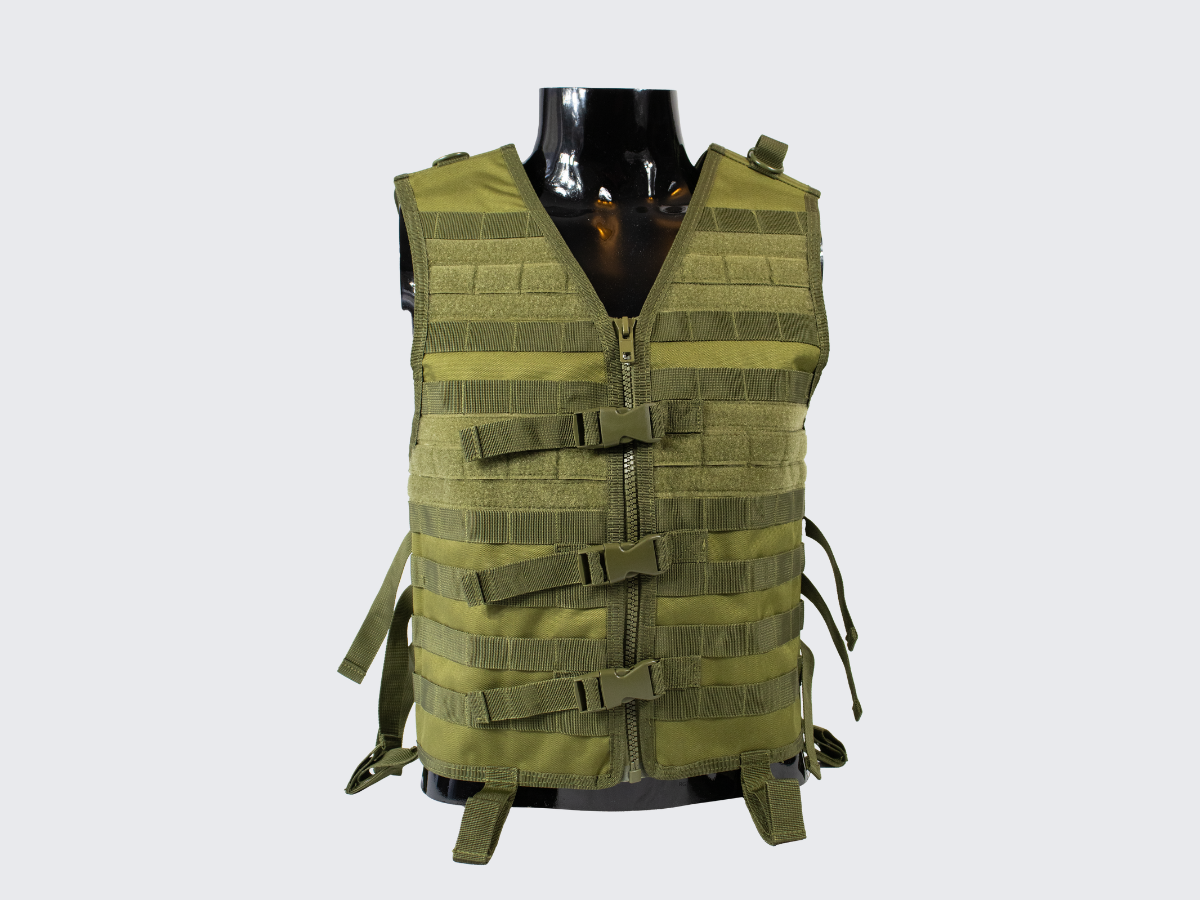 OD vihreä taktinen varusteliivi PALS nauhoituksilla, Hook & Loop paneeleilla ja monipuolisilla säätömahdollisuuksilla. OD green tactical equipment vest with PALS lacing, Hook & Loop panels and versatile adjustment options.