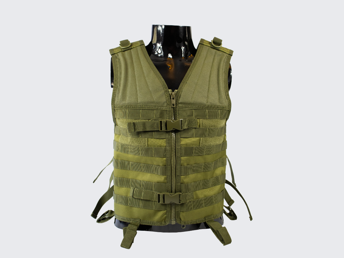 OD vihreä taktinen varusteliivi PALS nauhoituksilla, Hook & Loop paneeleilla ja monipuolisilla säätömahdollisuuksilla. OD green tactical equipment vest with PALS lacing, Hook & Loop panels and versatile adjustment options.
