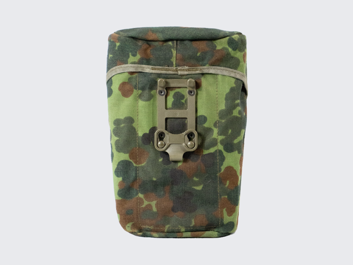 Käytetty Saksan armeijan varustetasku. Used German army equipment pouch.