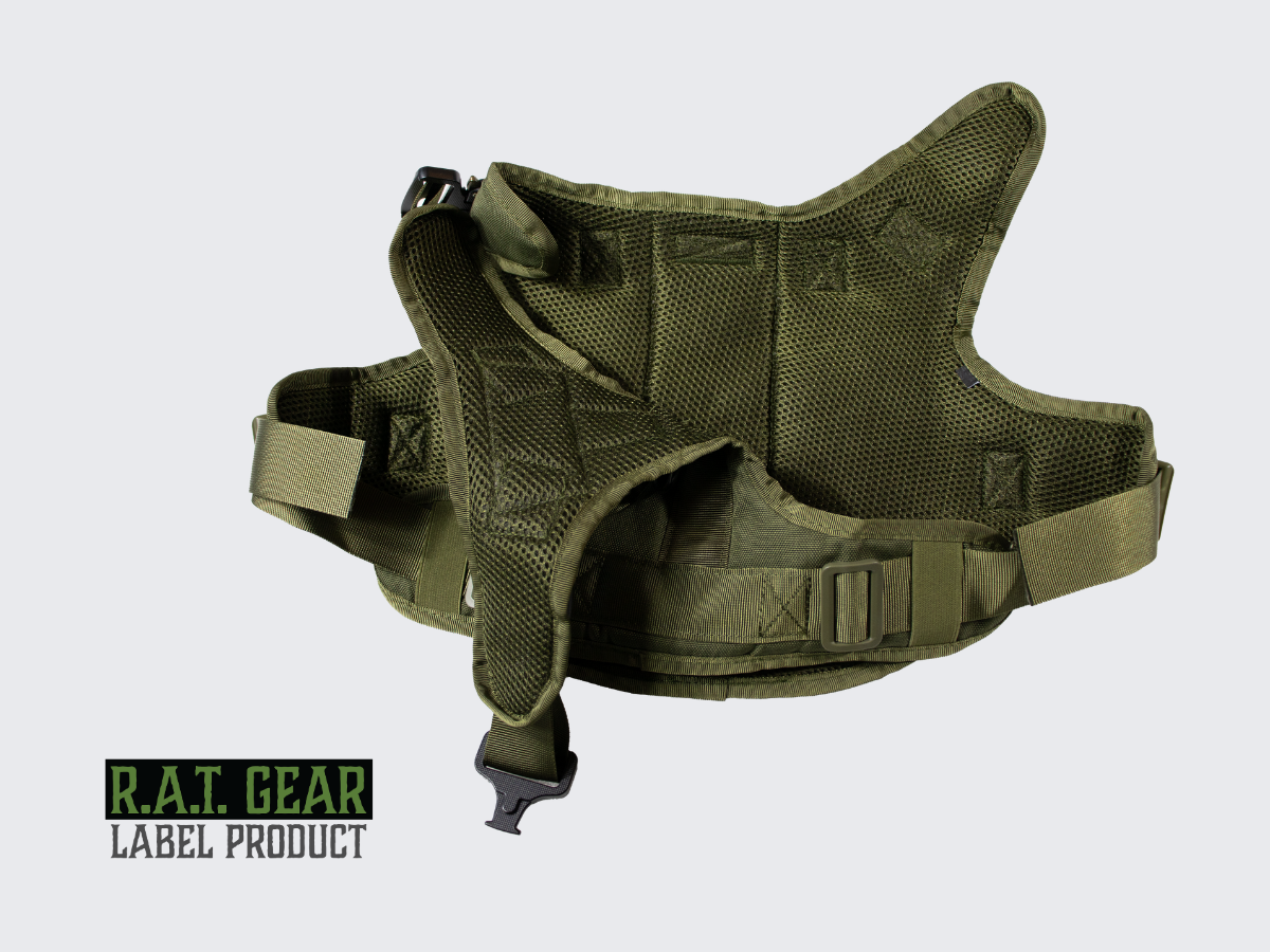 Taktiset vihreät Heavy Duty koiran valjaat monipuolisilla säädöillä. Tactical green Heavy Duty dog harness with multiple adjustments.