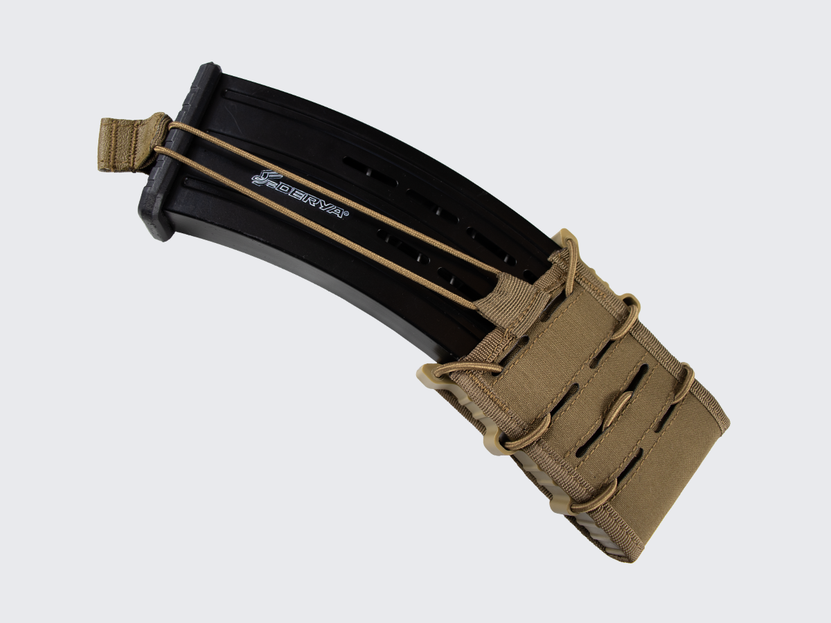 Tan värinen lipastasku AR-15 / M4 / 5.56 / 7.62 tai lipashaulikon lippaille. Tan colored magazine pouch suitable for AR-15 / M4 / 5.56 / 7.62 rifle magazines or shotgun magazines.