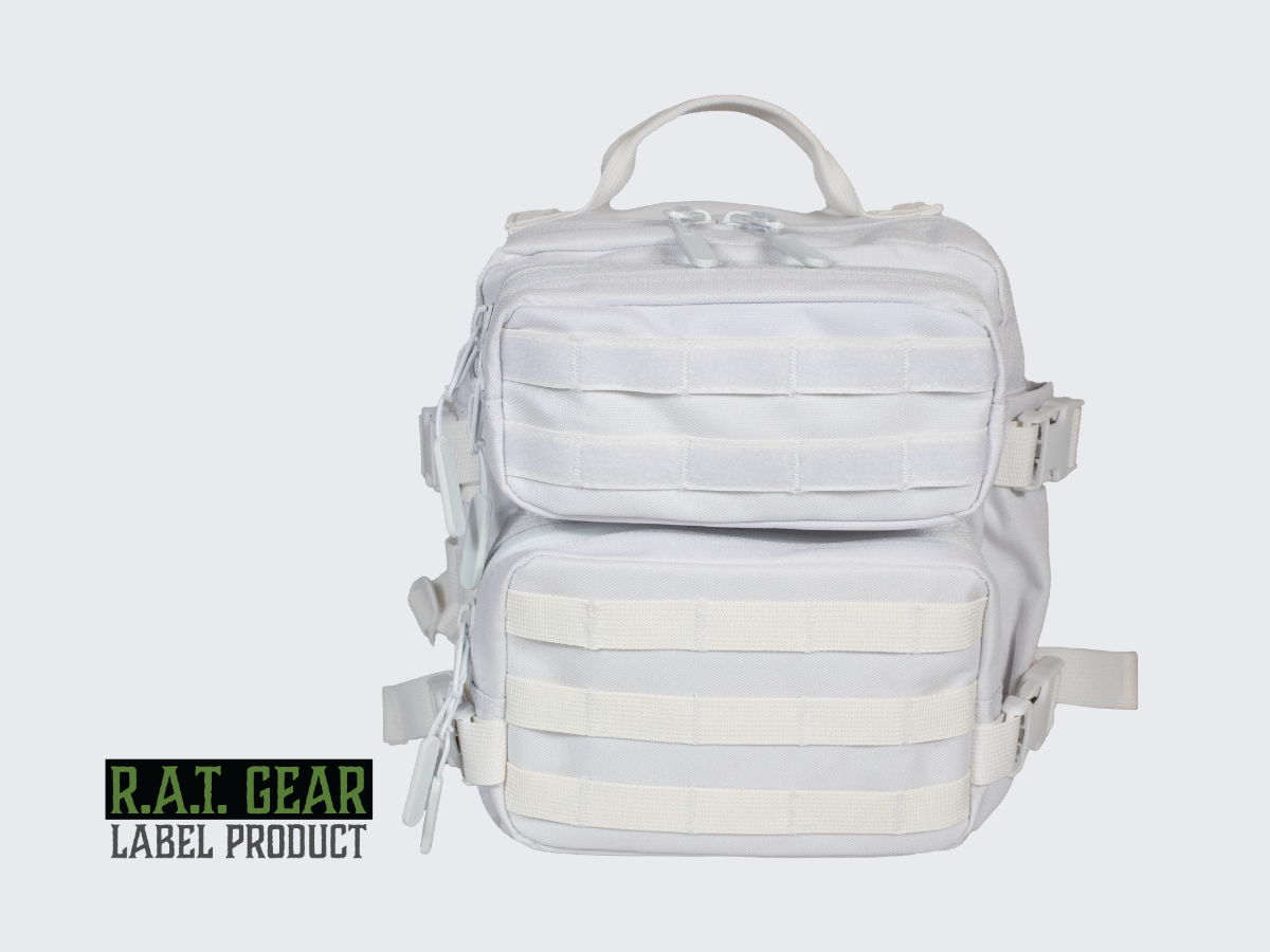 Valkoinen MOlle yhteensopiva taktinen Prinsessa reppu. Vit MOLLE-kompatibel taktisk Prinsessa ryggsäck. White MOLLE-compatible tactical Princess backpack.