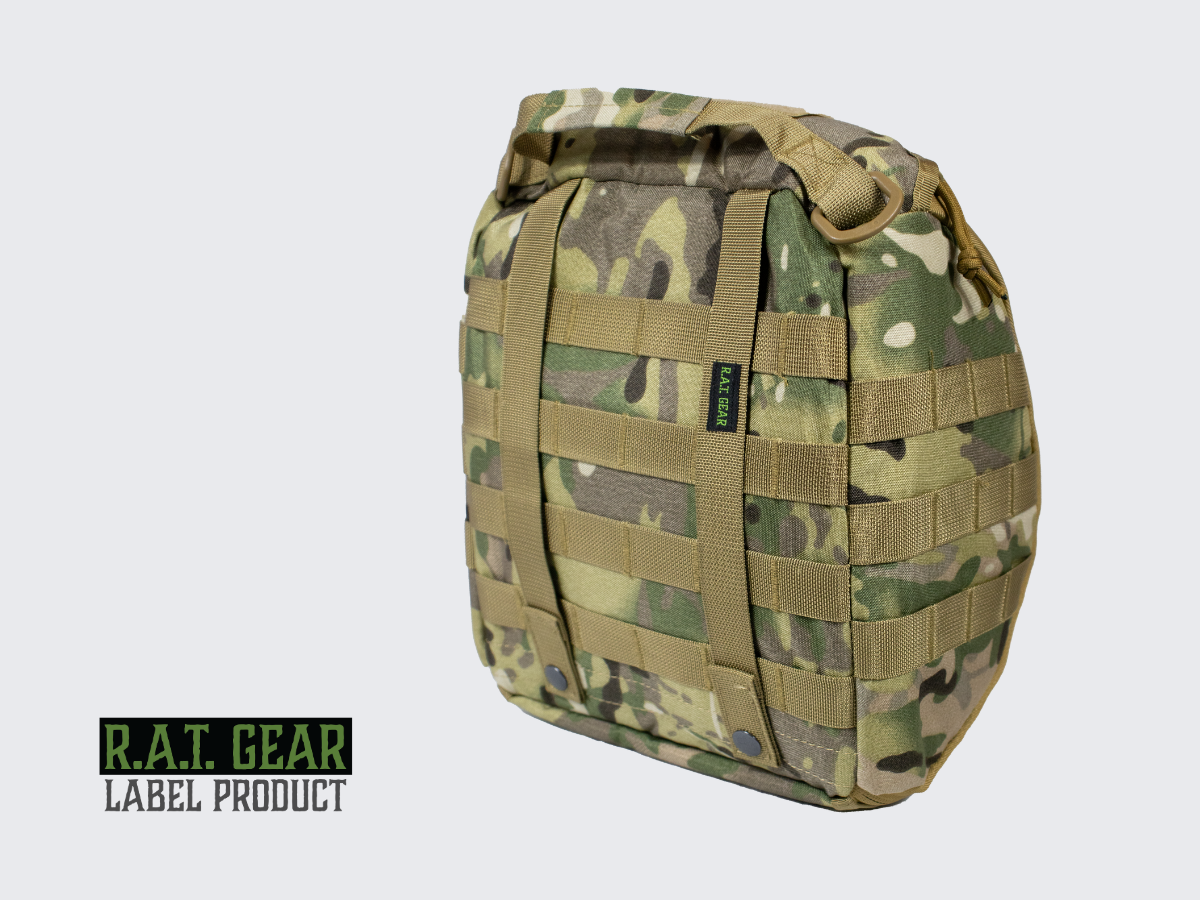 Tilava ja kestävä Camo kuvioinen pehmustettu taktinen kypärälaukku MOLLE-kiinnityksellä PALS nauhoitukseen. Spacious and durable Camo pattern padded tactical helmet bag with MOLLE attachment for PALS lacing.