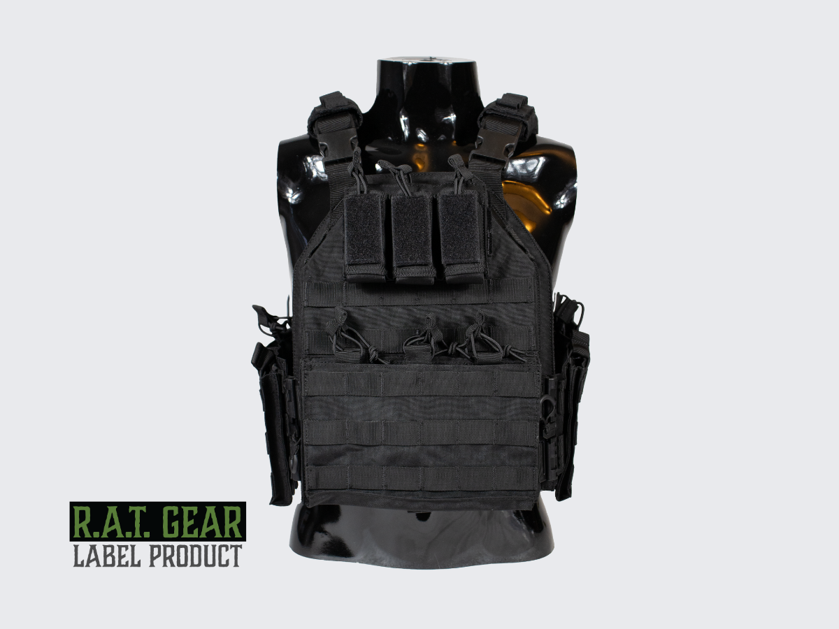 Monipuoliset ja kestävät MOLLE ja PALS yhteensopivat mustat Plate Carrier VT-1 taisteluliivit. Versatile and durable MOLLE and PALS compatible black Plate Carrier VT-3 combat vest.