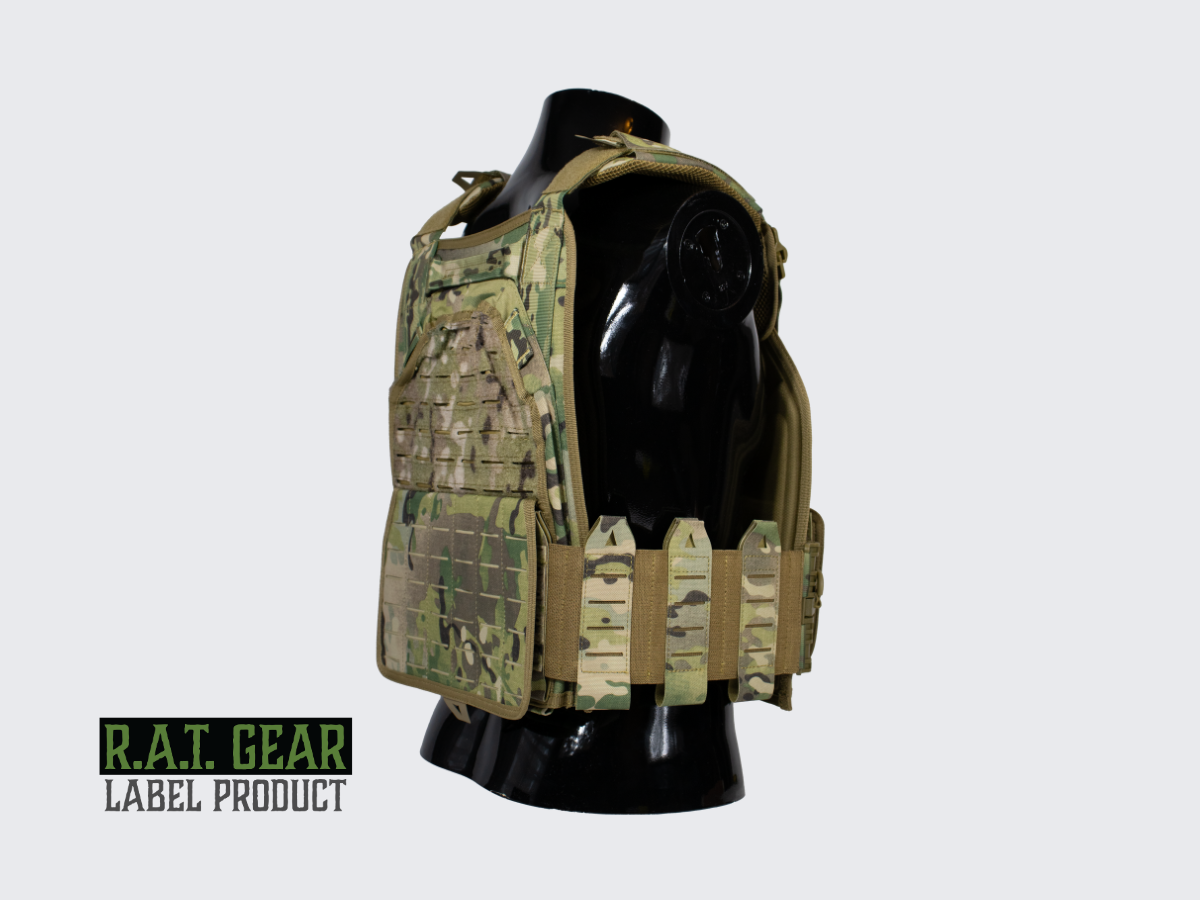 Monipuoliset ja kestävät MOLLE ja PALS yhteensopivat Camo kuvioiset Plate Carrier VT-A taisteluliivit. Versatile and durable MOLLE and PALS compatible Camo pettern Plate Carrier VT-A combat vest.