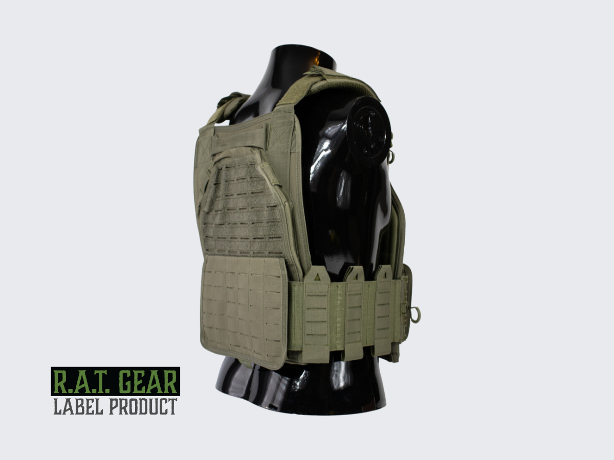 Monipuoliset ja kestävät MOLLE ja PALS yhteensopivat vihreät Plate Carrier VT-A taisteluliivit. Versatile and durable MOLLE and PALS compatible green Plate Carrier VT-A combat vest.