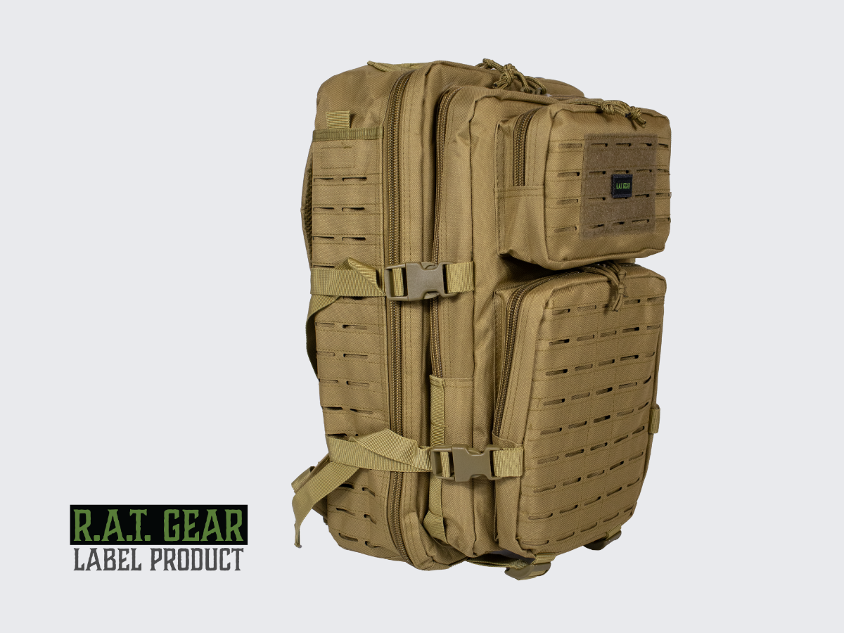 Monipuolinen ja kestävä hiekan värinen FMJ LaserCut 40L rynnäkköreppu jokapäiväiseen käyttöön. Versatile and durable Tan colored FMJ LaserCut 40L assault backpack for everyday use.