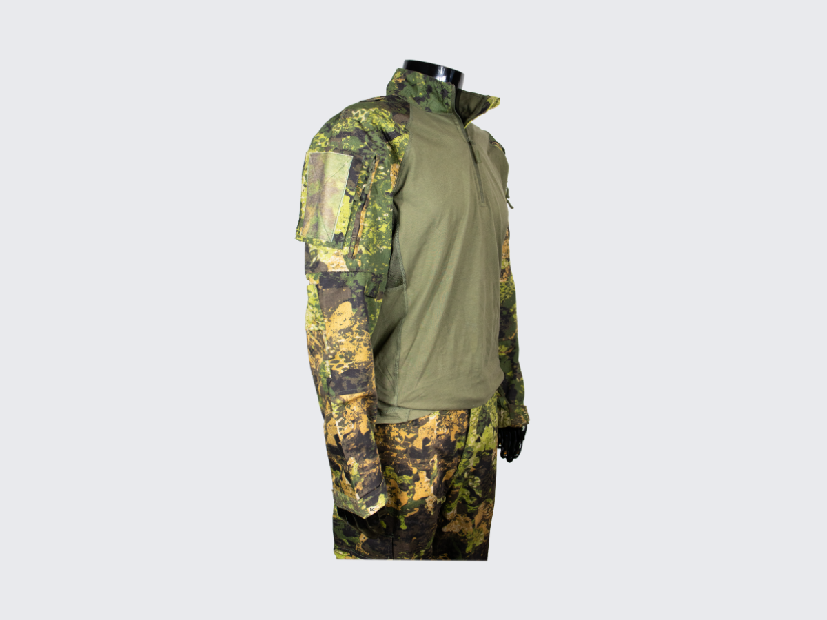 Taktinen Kenttäpaita modernilla Phantomleaf®in WASP I Z3A kuviolla, taskuilla ja Hook & Loop paneeleilla. Tactical Field Shirt with modern Phantomleaf® WASP I Z3A pattern, pockets and Hook & Loop panels.