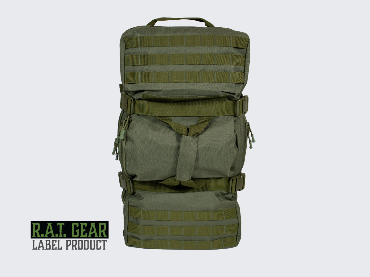 Vihreä monipuolinen ja muunneltava treenikassi / reppu. Grön, mångsidig och anpassningsbar träningsväska / ryggsäck. Green versatile and customizable training bag / backpack.