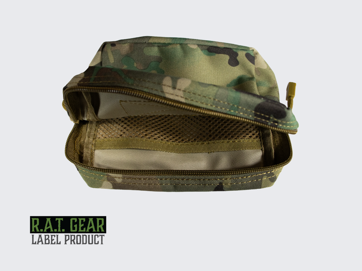 Camo Pattern varustetasku RG-14. Kiinnitys helposti ja nopeasti PALS-nauhoitukseen kahdella MOLLE-hihnalla. Camo Pattern tactical pouch RG-14. Easy and quick attachment to PALS strapping with two MOLLE straps.