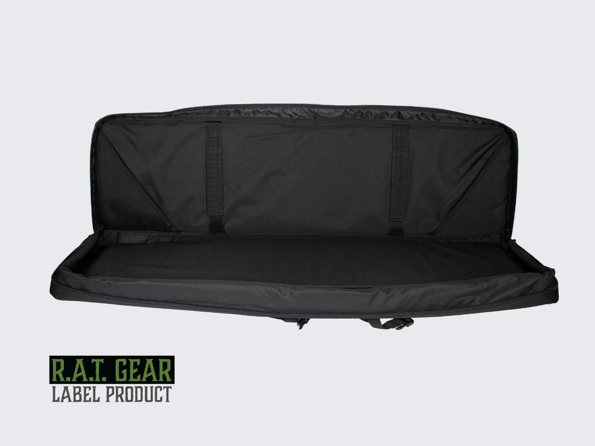 Musta aselaukku Raccoon 42 kahdelle max. 105 senttimetriselle aseelle ja kahdelle pistoolille. Black Gun bag Raccoon 42 for two max. 105 cm guns and for two pistols.