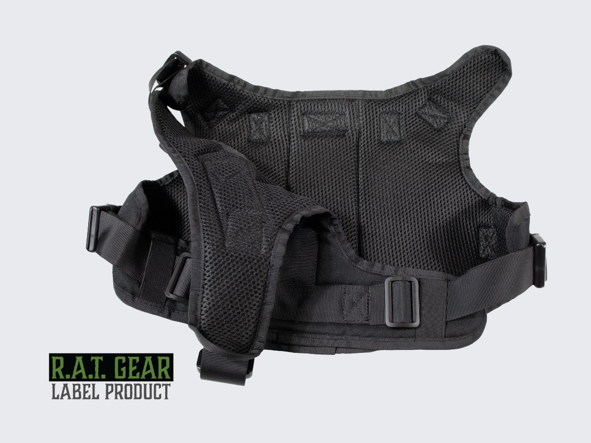 Taktiset mustat Heavy Duty koiran valjaat monipuolisilla säädöillä. Tactical black Heavy Duty dog harness with multiple adjustments.