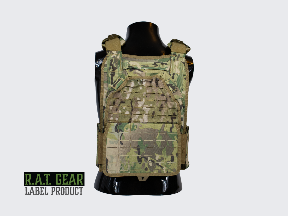 Monipuoliset ja kestävät MOLLE ja PALS yhteensopivat Camo kuvioiset Plate Carrier VT-A taisteluliivit. Versatile and durable MOLLE and PALS compatible Camo pettern Plate Carrier VT-A combat vest.
