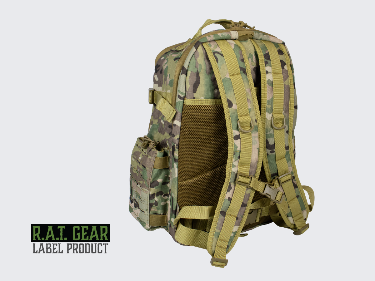 Monipuolinen, erittäin laadukas ja kestävä Camo kuvioinen Ranger 40 päiväreppu / läppärireppu jokapäiväiseen käyttöön. Versatile, very high-quality and durable Camo pattern Ranger 40 daypack / laptop backpack for everyday use.