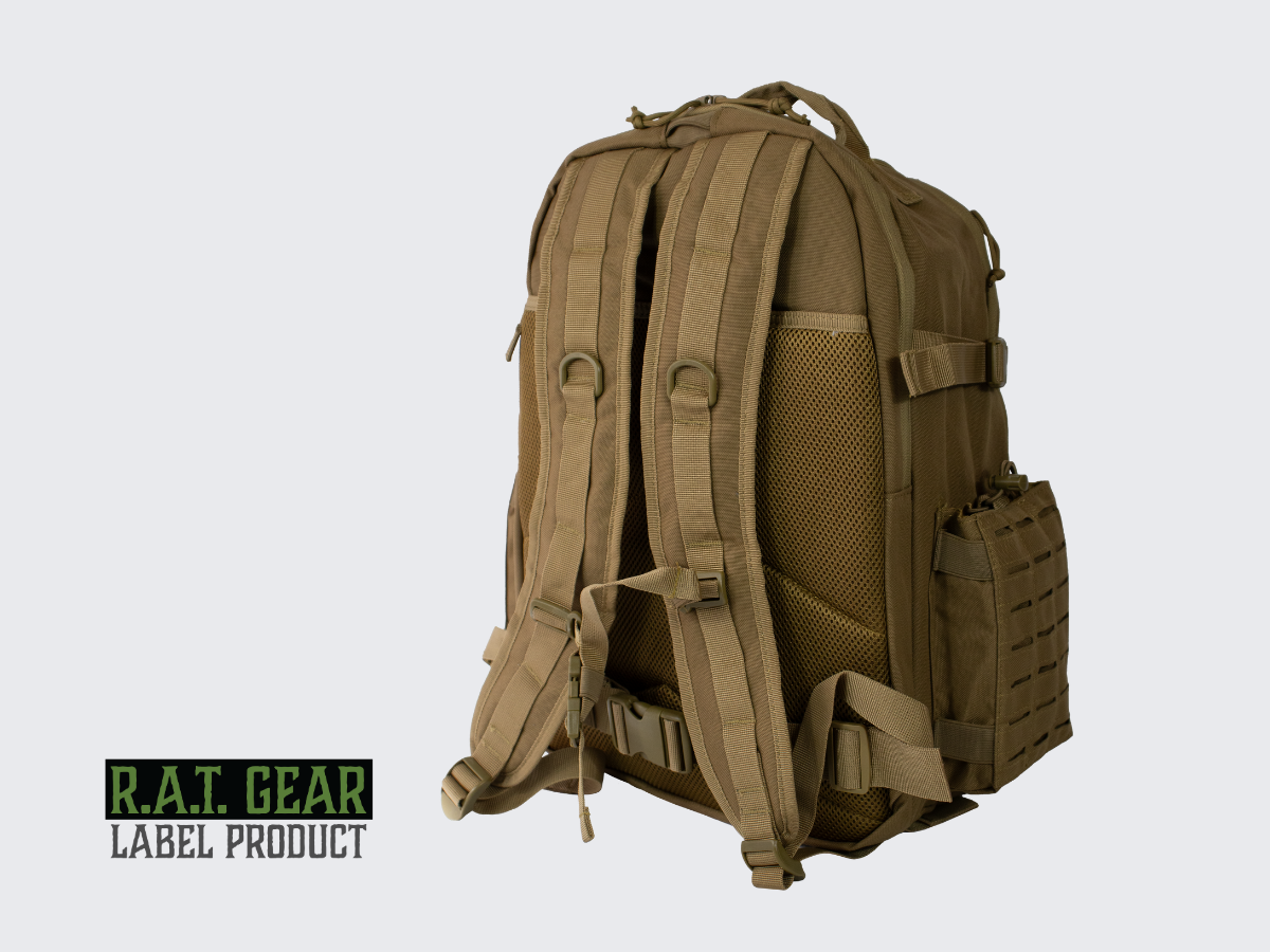 Monipuolinen, erittäin laadukas ja kestävä hiekan värinen Ranger 40 päiväreppu / läppärireppu jokapäiväiseen käyttöön. Versatile, very high-quality and durable tan colored Ranger 40 daypack / laptop backpack for everyday use.