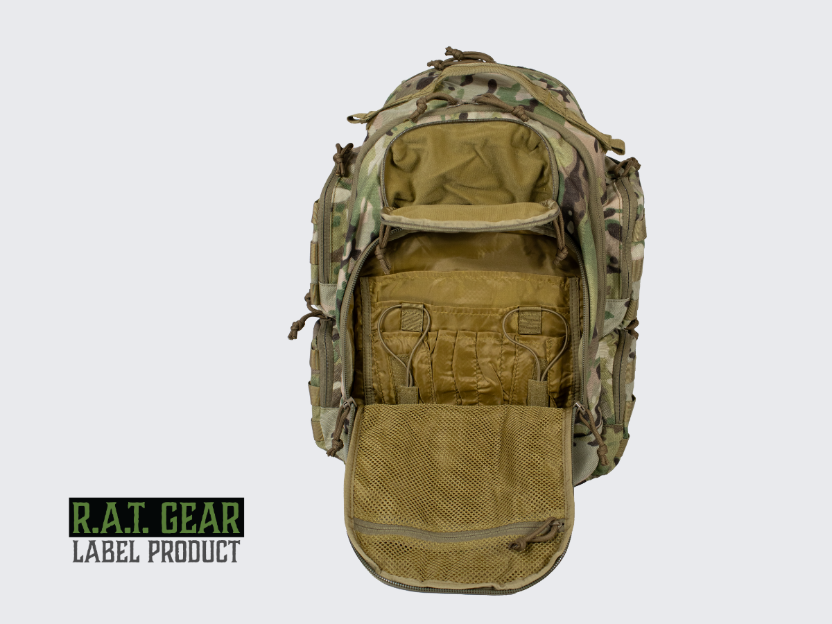 Monipuolinen, erittäin laadukas ja kestävä CORDURA® Multicam kankaasta valmistettu päiväreppu / läppärireppu jokapäiväiseen käyttöön, ratalaukuksi tai vaikka opiskeluun. A versatile, high-quality and durable daypack / laptop backpack made of CORDURA® Multicam fabric for everyday use, as a track bag or even for studying.