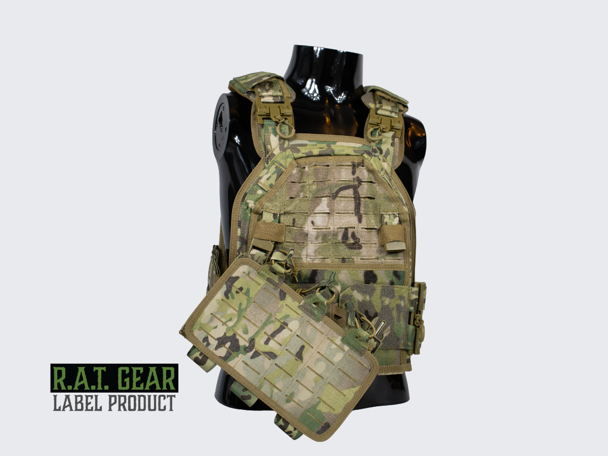 Monipuoliset ja kestävät MOLLE ja PALS yhteensopivat Camo kuvioiset Plate Carrier VT-A taisteluliivit. Versatile and durable MOLLE and PALS compatible Camo pettern Plate Carrier VT-A combat vest.